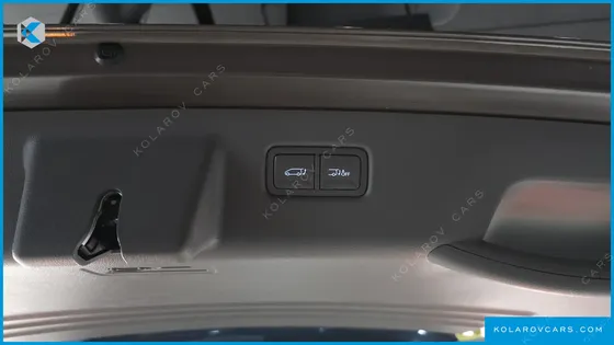 HYUNDAI STARIA HEV 1.6 LOUNGE 7-SEATER