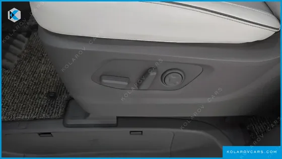 HYUNDAI STARIA HEV 1.6 LOUNGE 7-SEATER