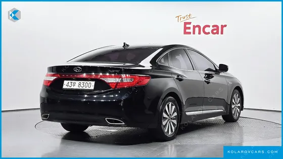 HYUNDAI GRANDEUR PREMIUM