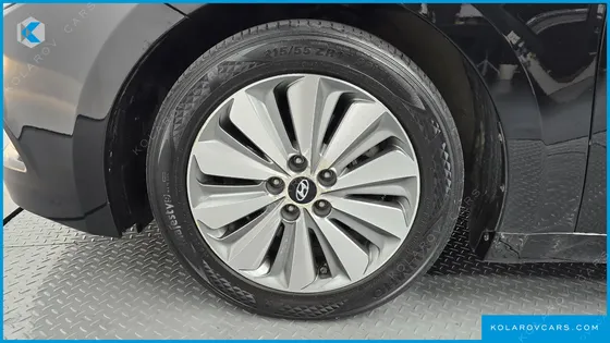 HYUNDAI GRANDEUR PREMIUM