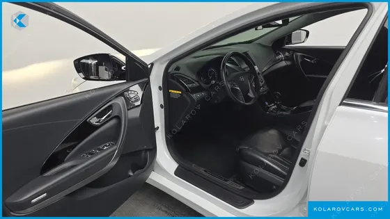 HYUNDAI GRANDEUR PREMIUM COLLECTION