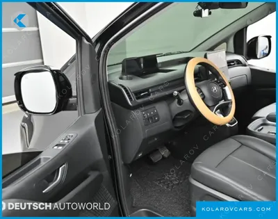 HYUNDAI STARIA CARGO 5-SEATER
