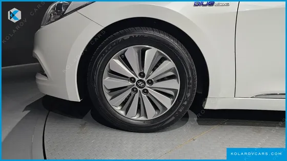 HYUNDAI GRANDEUR PREMIUM