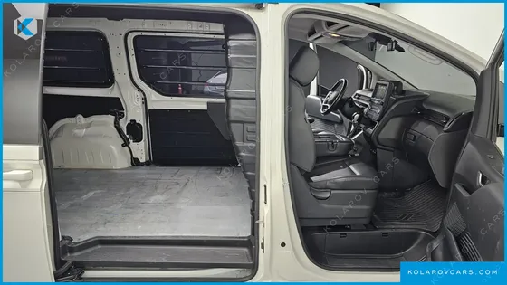 HYUNDAI STARIA CARGO 3-SEATER