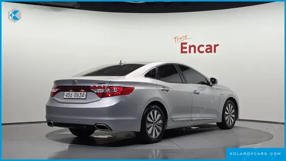 HYUNDAI GRANDEUR PREMIUM