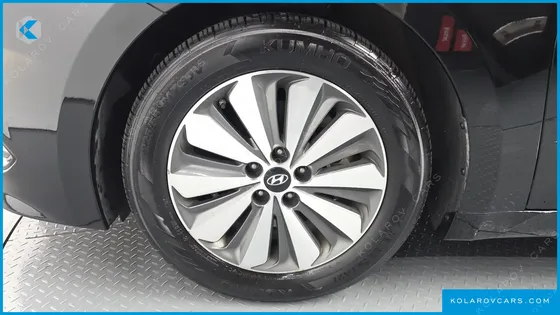 HYUNDAI GRANDEUR PREMIUM