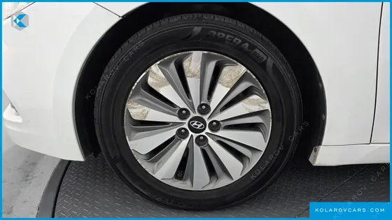 HYUNDAI GRANDEUR PREMIUM
