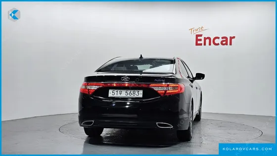HYUNDAI GRANDEUR PREMIUM