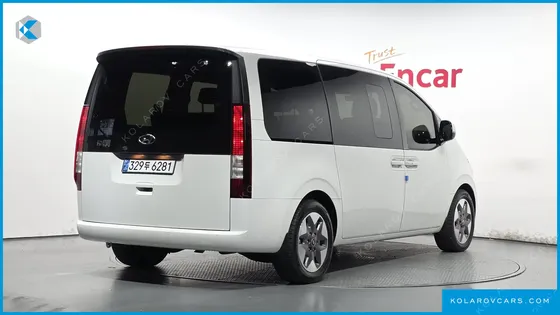 HYUNDAI STARIA TOURER 9-SEATER