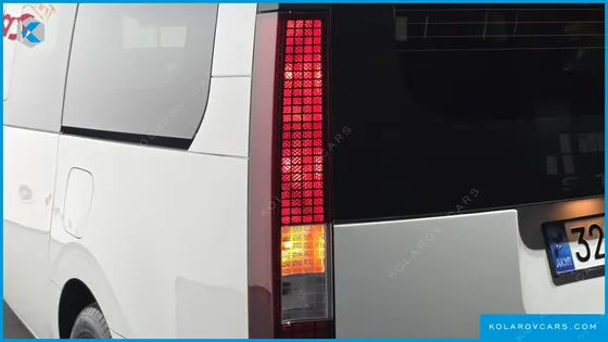 HYUNDAI STARIA TOURER 9-SEATER