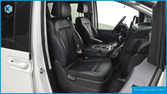 HYUNDAI STARIA TOURER 9-SEATER