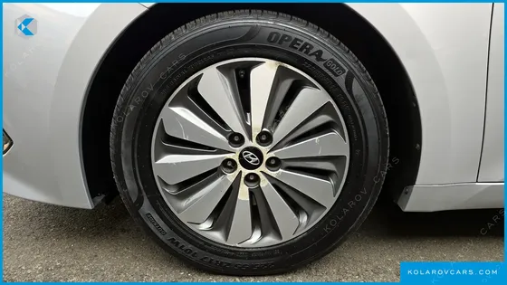 HYUNDAI GRANDEUR PREMIUM COLLECTION