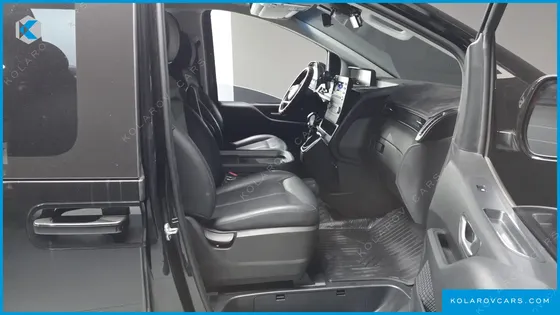 HYUNDAI STARIA CARGO 5-SEATER