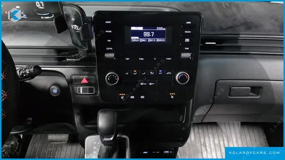 HYUNDAI STARIA CARGO 5-SEATER