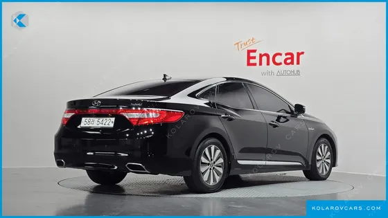 HYUNDAI GRANDEUR PREMIUM