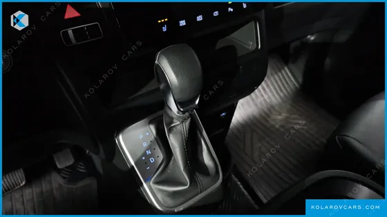 HYUNDAI STARIA L3.5 CARGO 5-SEATER