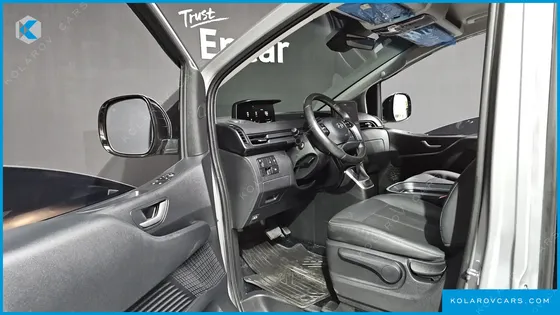 HYUNDAI STARIA L3.5 CARGO 5-SEATER