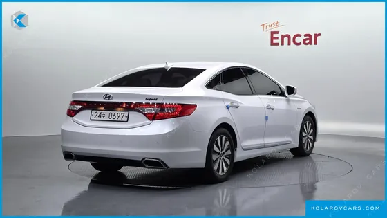 HYUNDAI GRANDEUR PREMIUM