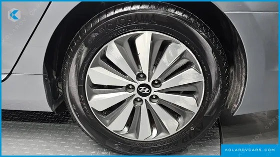 HYUNDAI GRANDEUR PREMIUM