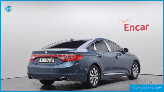 HYUNDAI GRANDEUR PREMIUM