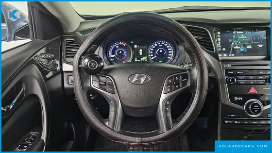 HYUNDAI GRANDEUR PREMIUM