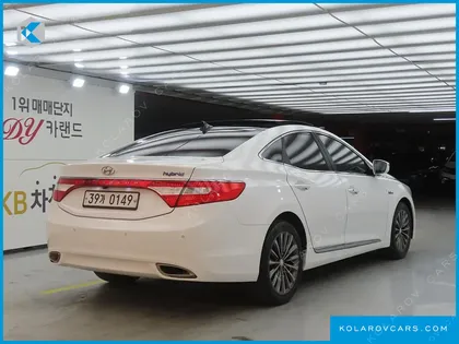 HYUNDAI GRANDEUR PREMIUM