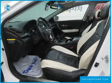 HYUNDAI GRANDEUR PREMIUM