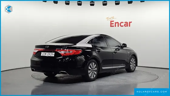 HYUNDAI GRANDEUR PREMIUM