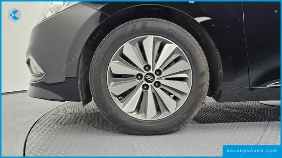 HYUNDAI GRANDEUR PREMIUM