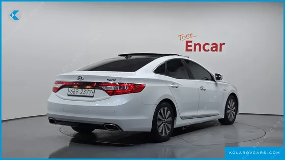 HYUNDAI GRANDEUR PREMIUM