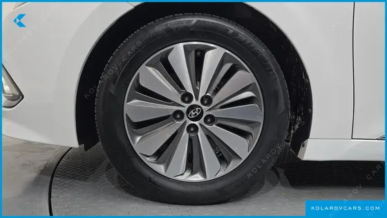 HYUNDAI GRANDEUR PREMIUM