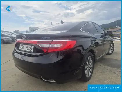 HYUNDAI GRANDEUR PREMIUM