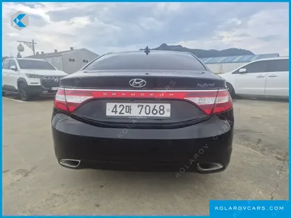 HYUNDAI GRANDEUR PREMIUM