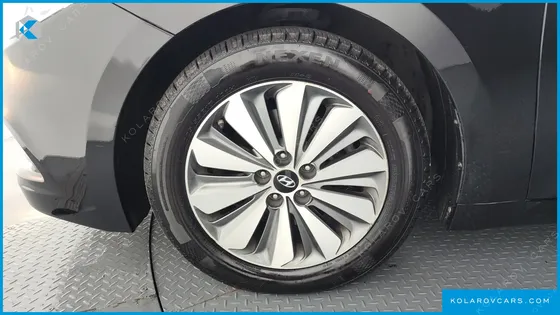 HYUNDAI GRANDEUR PREMIUM