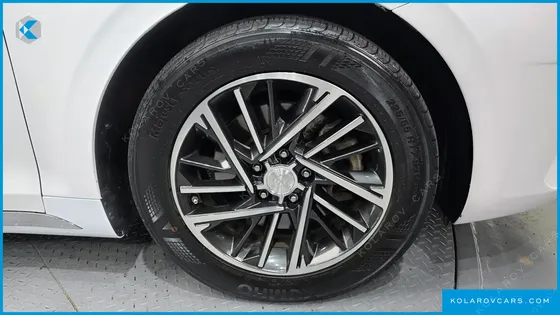 HYUNDAI GRANDEUR 3.0 LPI RENT CAR