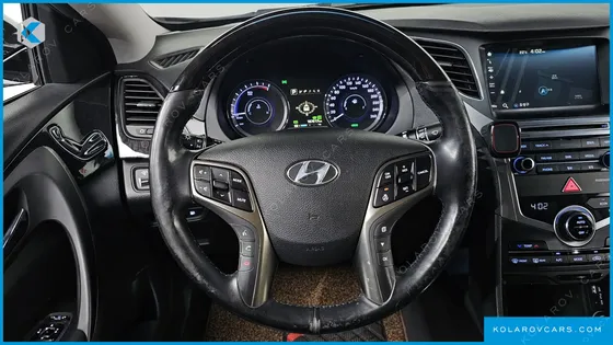 HYUNDAI GRANDEUR PREMIUM