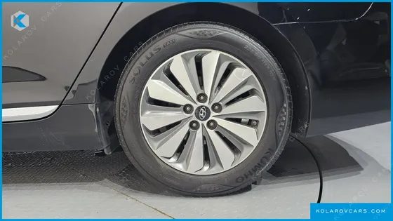 HYUNDAI GRANDEUR PREMIUM