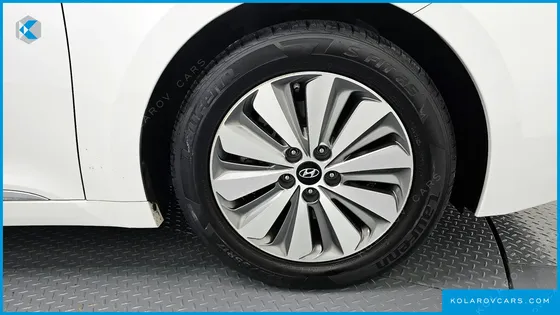 HYUNDAI GRANDEUR PREMIUM