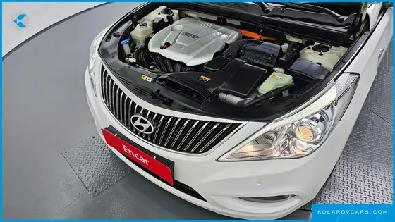 HYUNDAI GRANDEUR PREMIUM