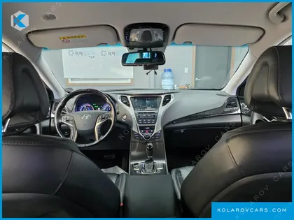 HYUNDAI GRANDEUR PREMIUM