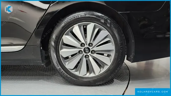 HYUNDAI GRANDEUR PREMIUM