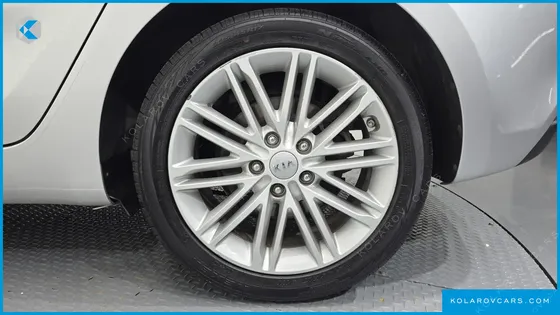 KIA CARENS 2.0 LPI LUXURY