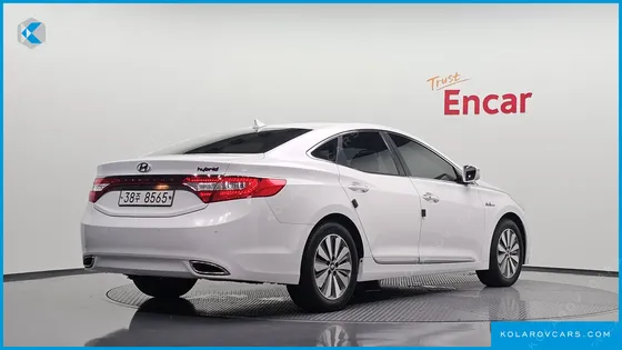 HYUNDAI GRANDEUR PREMIUM