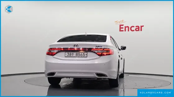 HYUNDAI GRANDEUR PREMIUM