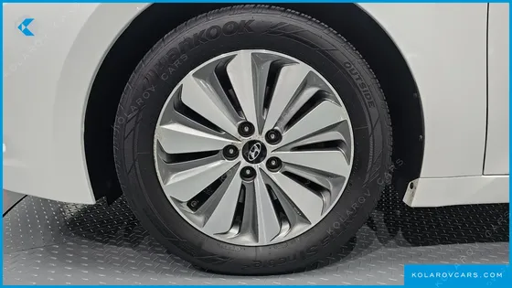 HYUNDAI GRANDEUR PREMIUM