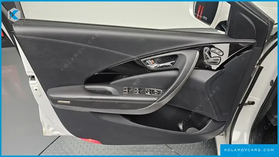 HYUNDAI GRANDEUR PREMIUM