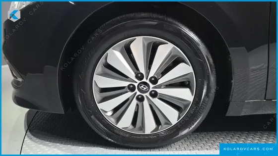 HYUNDAI GRANDEUR PREMIUM