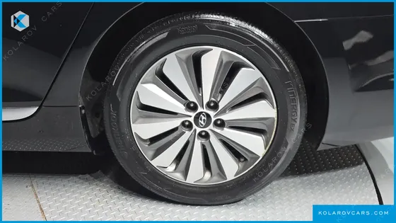 HYUNDAI GRANDEUR PREMIUM