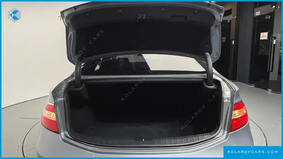 HYUNDAI GRANDEUR HG240 MODERN