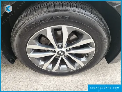 HYUNDAI GRANDEUR HG240 LUXURY